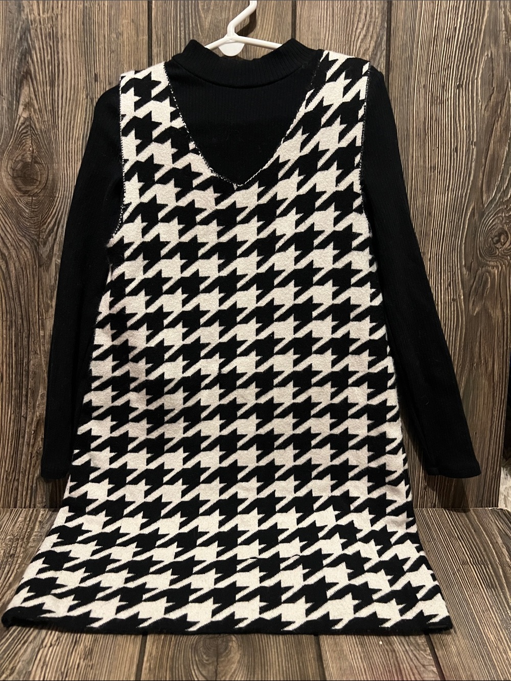 Tahari Black and White Houndstooth Knit 2 piece Jumper/Dress